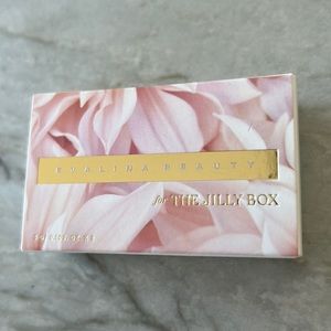 Pout Nourishing Lipstick x The Jilly Box